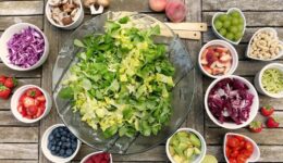 salad fruit berry healthy vitamins 2756467